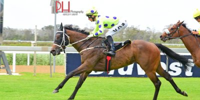 R2 Yvette Bremner Lyle Hewitson Zalika -Fairview 18-January-2019-1-PHP_1215