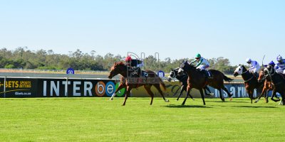 R3 Yvette Bremner Lyle Hewitson SIlken Thread- 24 May 2019-Fairview Racecourse-PHP_0542