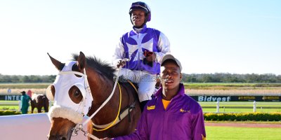 R5 DH Tara Laing Chase Maujean Captain Marooned - Gavin Smith Julius Mphanya Royal Fort- 24 May 2019-Fairview Racecourse-PHP_0658