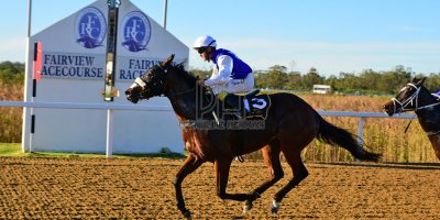 R7 Alan Greeff Teaque Gould Mega Scene- 10 May 2019-Fairview Racecourse-PHP_8647