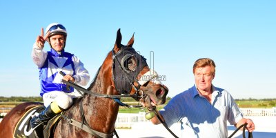 R7 Alan Greeff Teaque Gould Mega Scene- 10 May 2019-Fairview Racecourse-PHP_8669