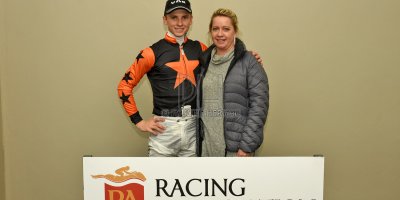 R8 Yvette Bremner Lyle Hewitson Believethisbeauty- 17 May 2019-Fairview Racecourse-PHP_0358