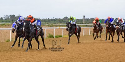 R3 Yvette Bremner Lyle Hewitson Elusive Fountain- 12 July 2019-Fairview Racecourse-1-PHP_9805