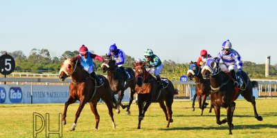 R7 Jacques Strydom Greg Cheyne Onesie PE Gold Cup- 14 June 2019-Fairview Racecourse-1-PHP_5703
