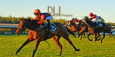 R9 Yvette Bremner Lyle Hewitson Dancing In Seattle- 7 June 2019-Fairview Racecourse-1-PHP_5261