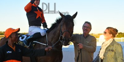 R9 Yvette Bremner Lyle Hewitson Dancing In Seattle- 7 June 2019-Fairview Racecourse-1-PHP_5282