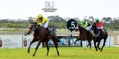 R2 Yvette Bremner Richard Fourie Glory Days-Fairview Racecourse-30 August 20191-PHP_6692