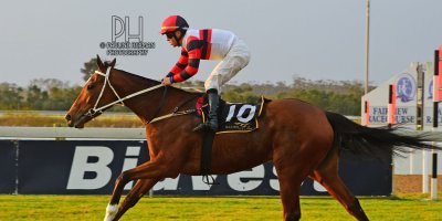 R8 Duncan McKenzie Chase Maujean Bell Tower- 2 August 2019-Fairview Racecourse-1-PHP_3650