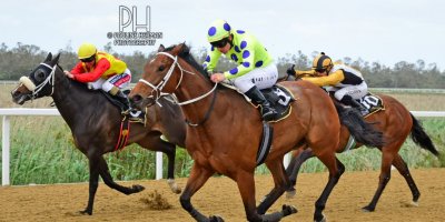 R4 Yvette Bremner Wayne Agrella Flying Squadron-Fairview Racecourse-21 October 20191-PHP_4242