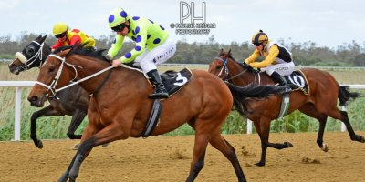 R4 Yvette Bremner Wayne Agrella Flying Squadron-Fairview Racecourse-21 October 20191-PHP_4243